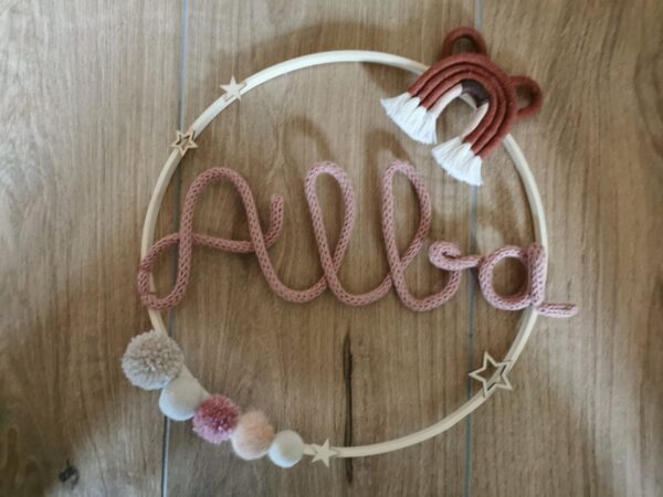 Couronne prénom en tricotin et son animal en macramé – Image 7